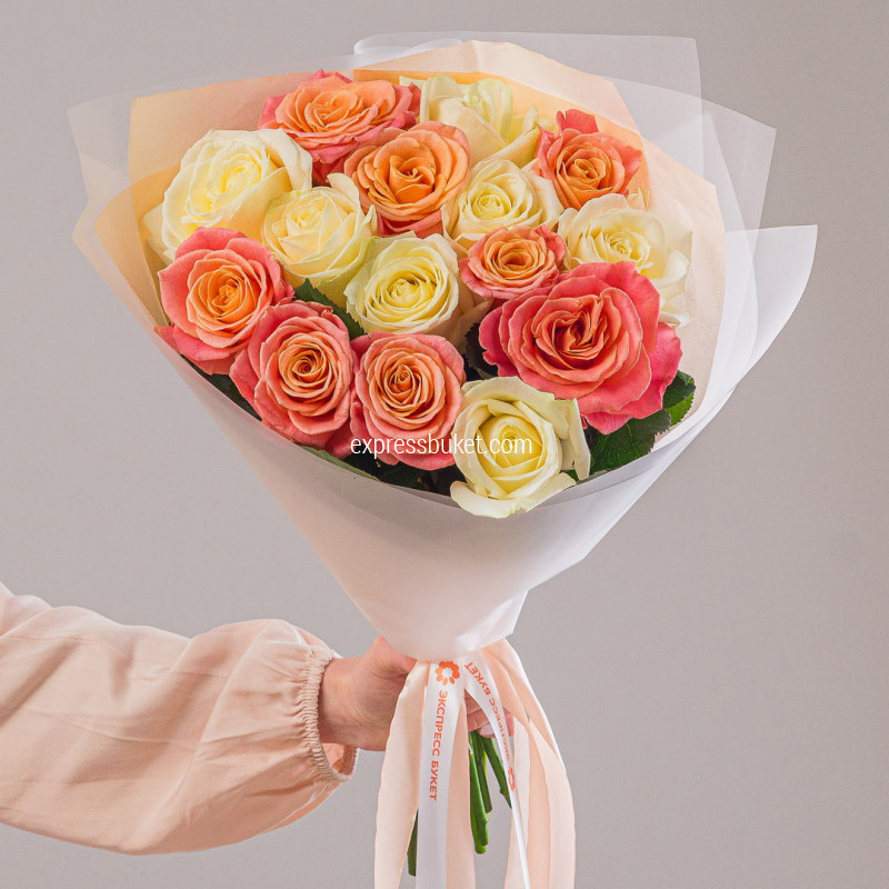 Микс роз белые+розовые 15шт